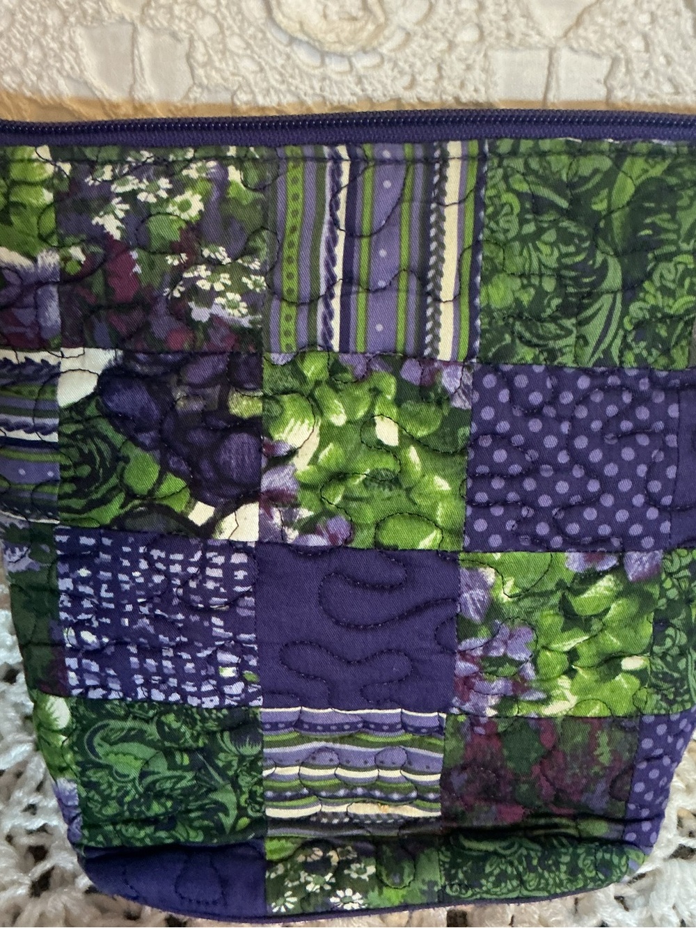 Donna Sharp Purple & Green Quilted Crossbody Bag - Picture 6 of 9